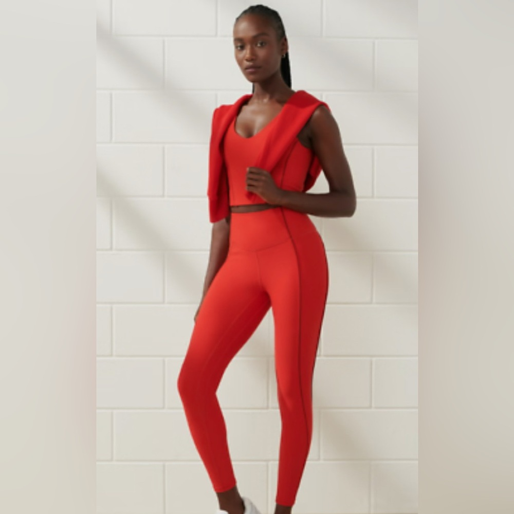 A&F YPB sculpt LUX 7/8 Length Legging in Cranberry - XS